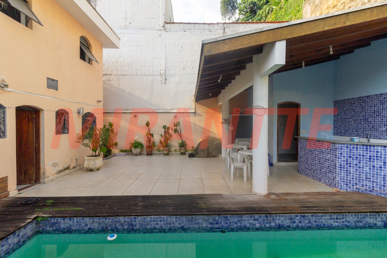 Sobrado de 316m² com 3 quartos em Jardim Virginia Bianca