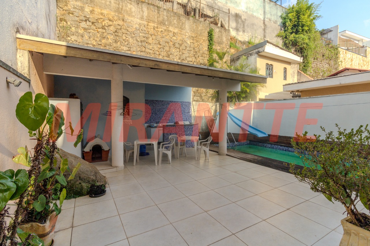 Sobrado de 316m² com 3 quartos em Jardim Virginia Bianca