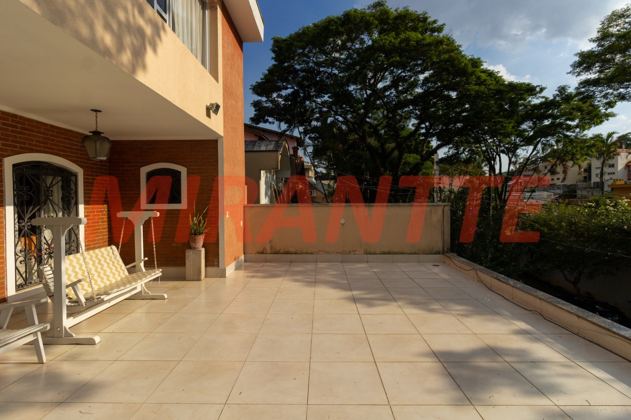 Sobrado de 316m² com 3 quartos em Jardim Virginia Bianca