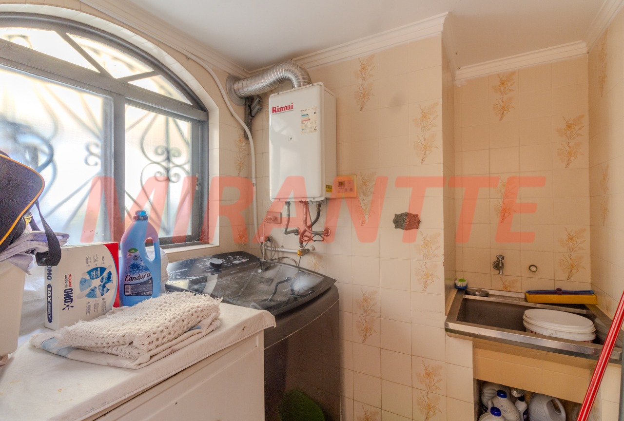 Sobrado de 316m² com 3 quartos em Jardim Virginia Bianca
