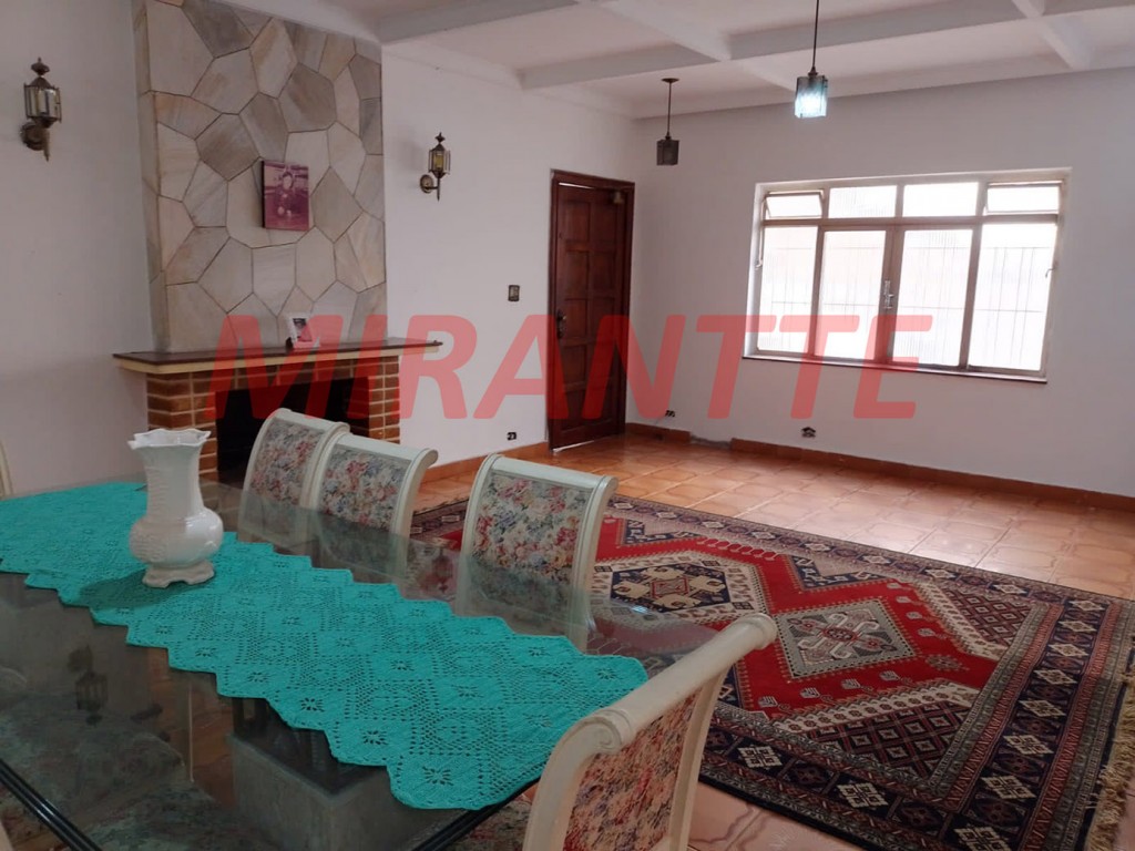 Sobrado de 360m² com 4 quartos em Vila Rosália