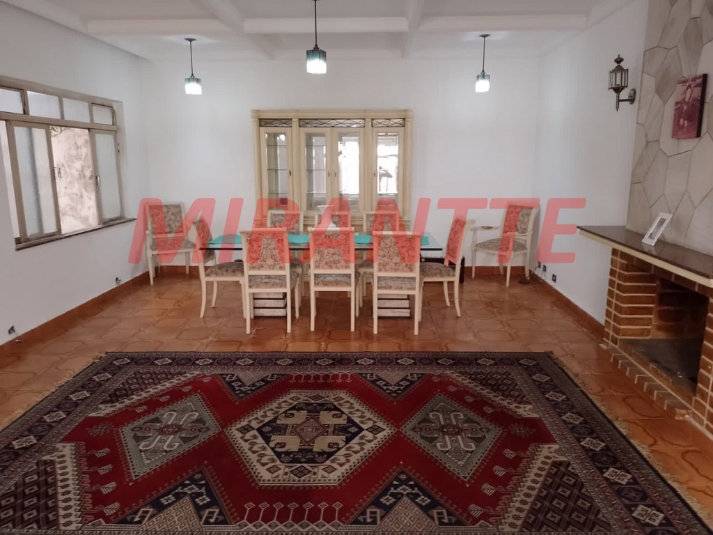 Sobrado de 360m² com 4 quartos em Vila Rosália