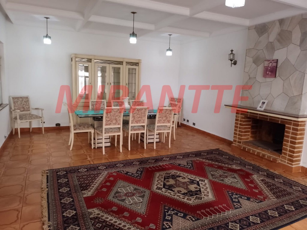 Sobrado de 360m² com 4 quartos em Vila Rosália