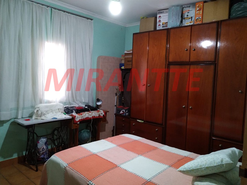 Sobrado de 270m² com 3 quartos em Vila Galvão