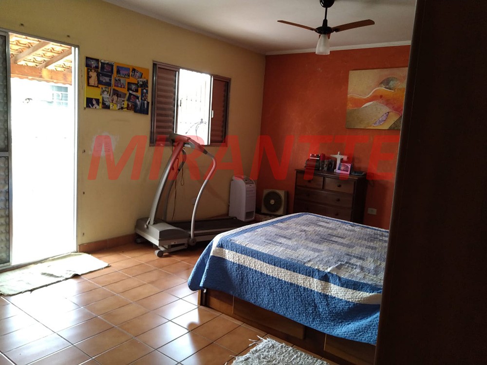 Sobrado de 270m² com 3 quartos em Vila Galvão