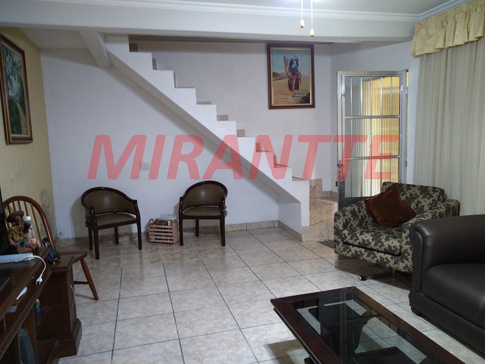 Sobrado de 270m² com 3 quartos em Vila Galvão