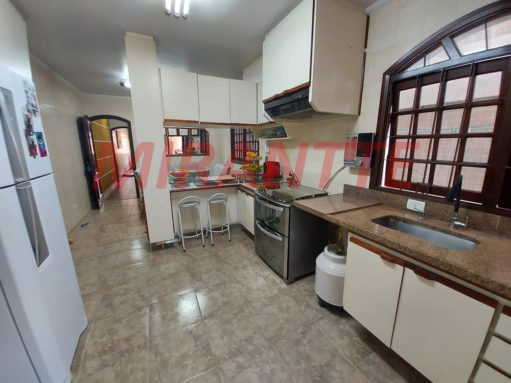 Sobrado de 214m² com 3 quartos em Parada Inglesa