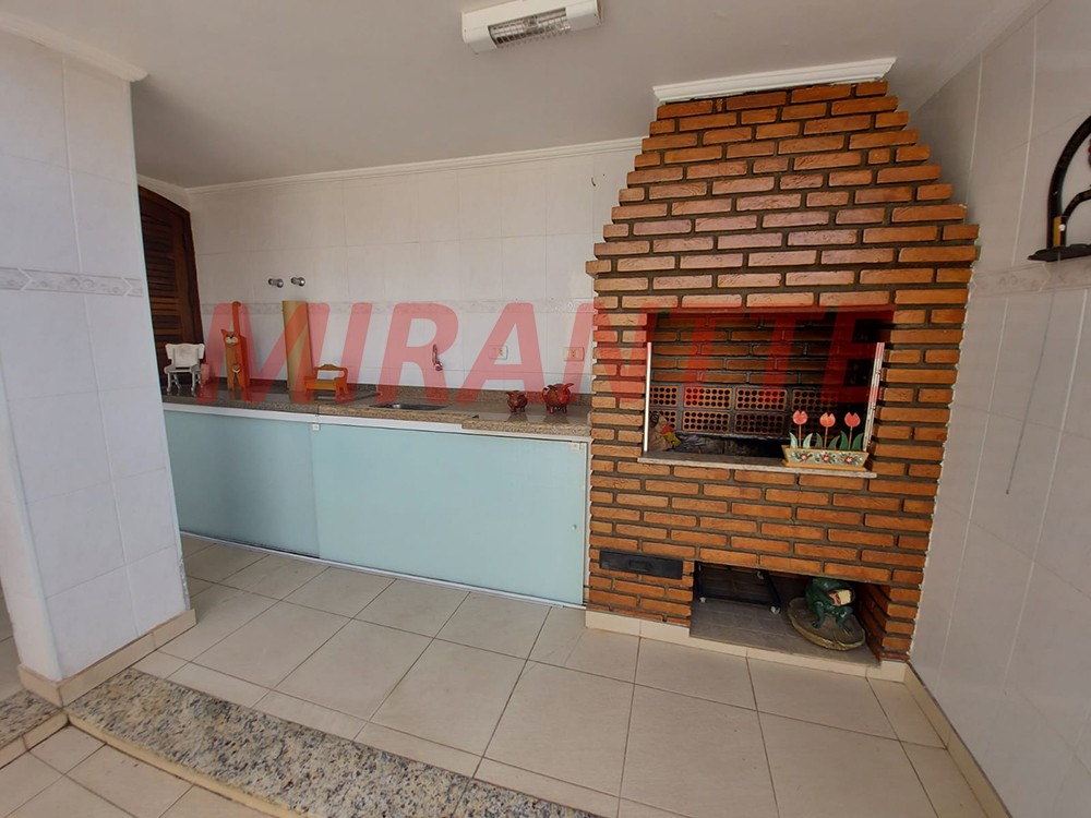 Sobrado de 214m² com 3 quartos em Parada Inglesa
