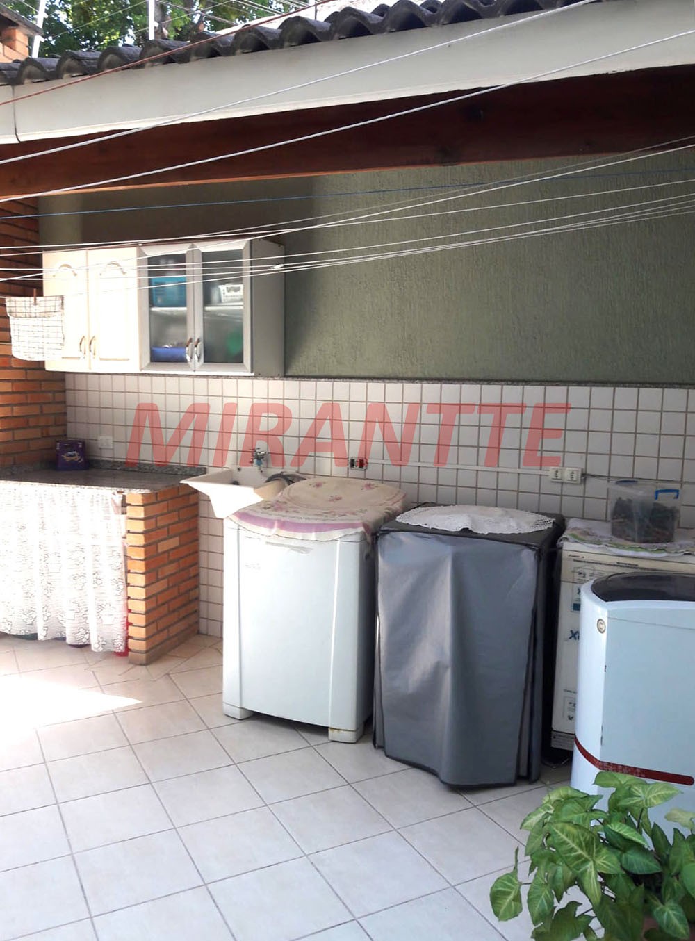 Sobrado de 240m² com 3 quartos em Vila Rosália