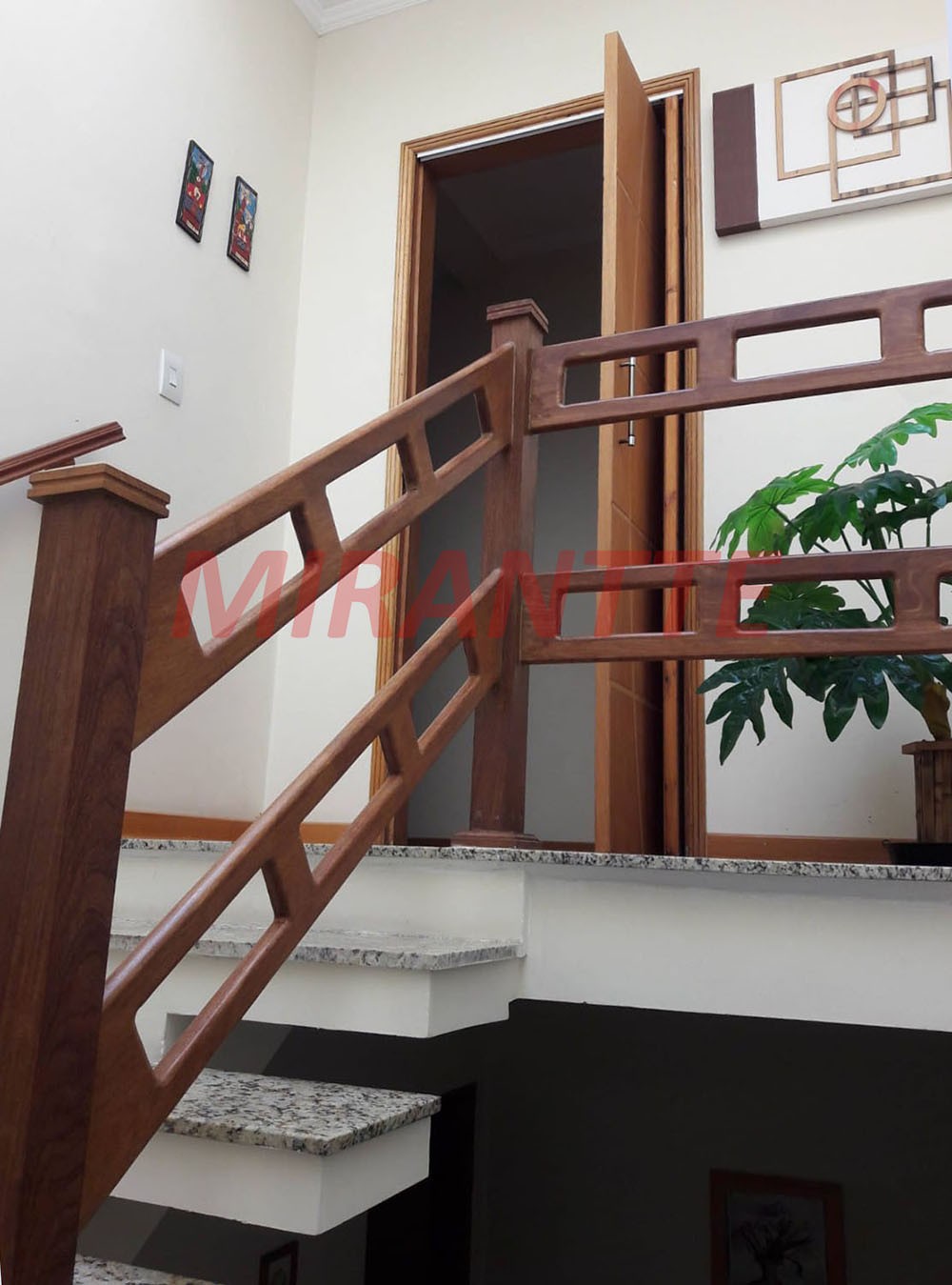 Sobrado de 240m² com 3 quartos em Vila Rosália