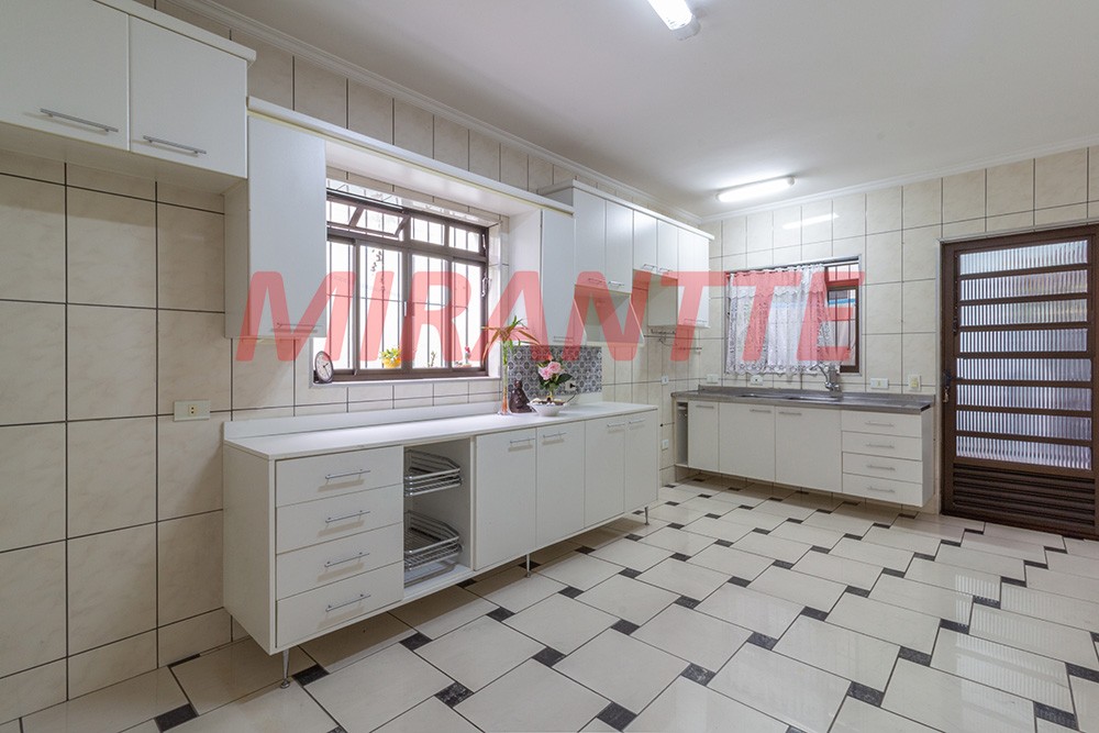 Sobrado de 223m² com 3 quartos em Jardim Paraiso