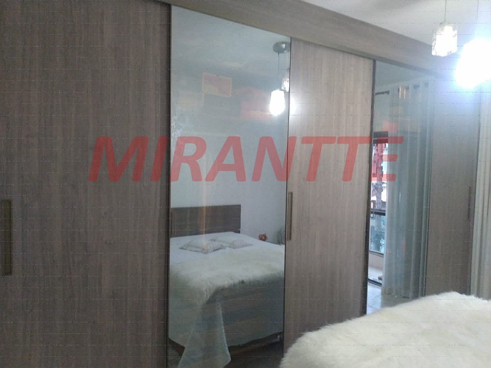 Sobrado de 240m² com 3 quartos em Água Fria