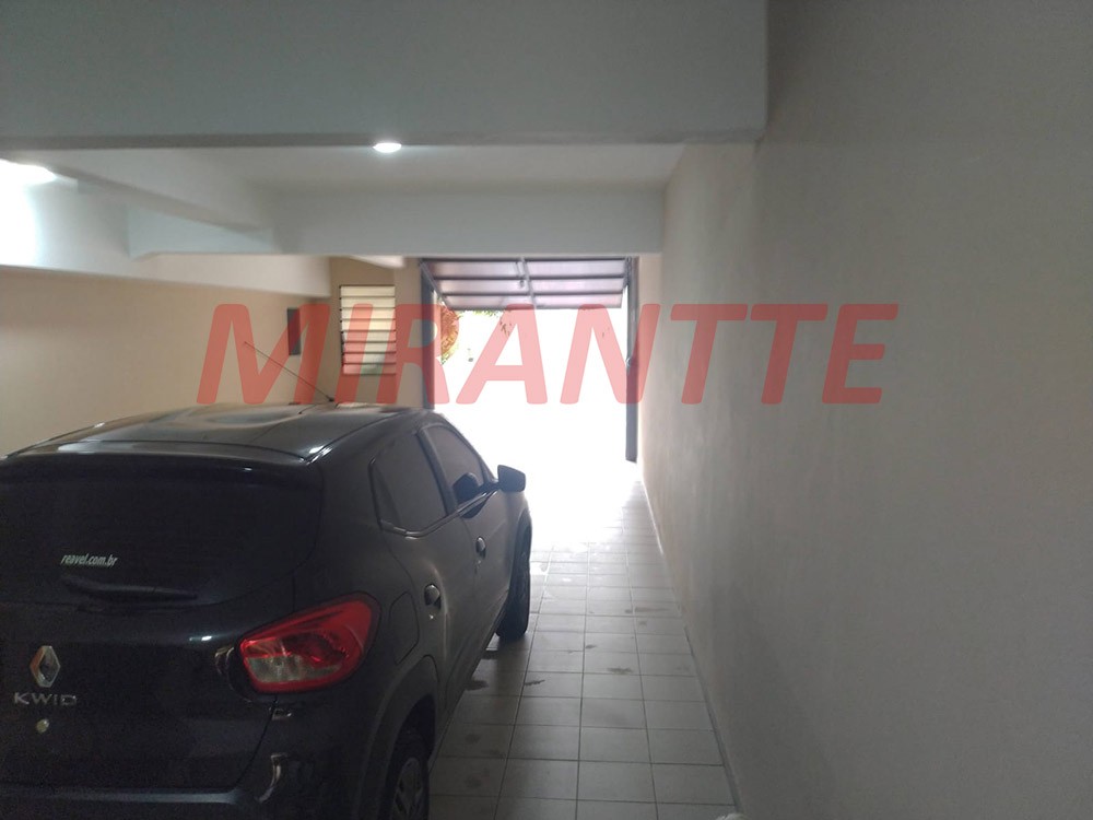 Sobrado de 240m² com 3 quartos em Água Fria