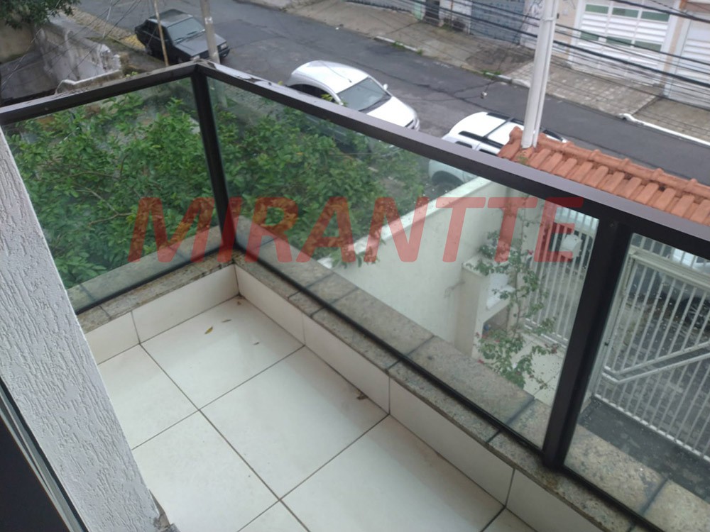Sobrado de 240m² com 3 quartos em Água Fria