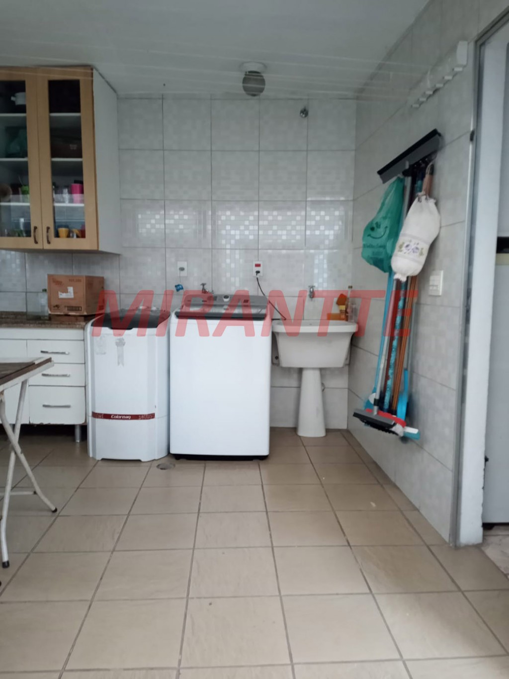Sobrado de 136m² com 3 quartos em Jardim Ondina
