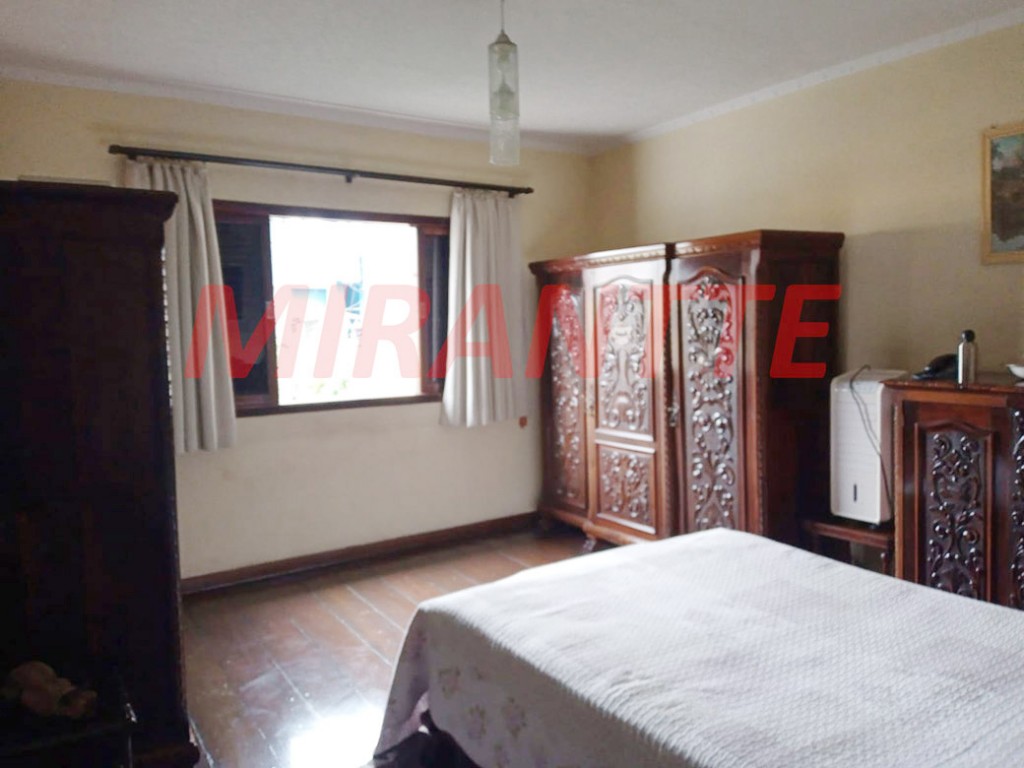 Sobrado de 136m² com 3 quartos em Jardim Ondina
