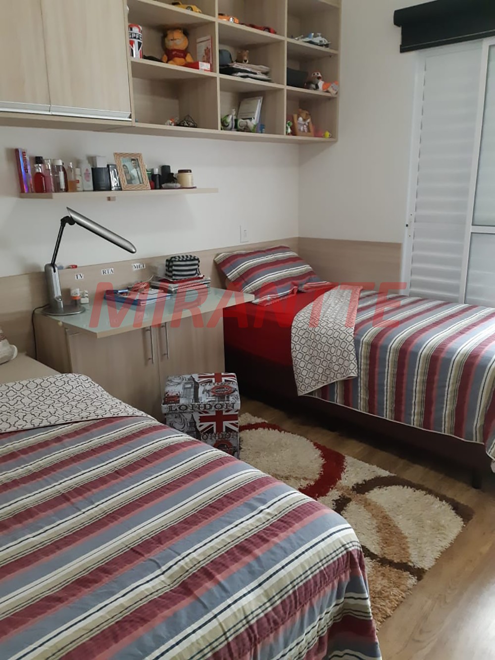 Sobrado de 198m² com 4 quartos em Jaçana