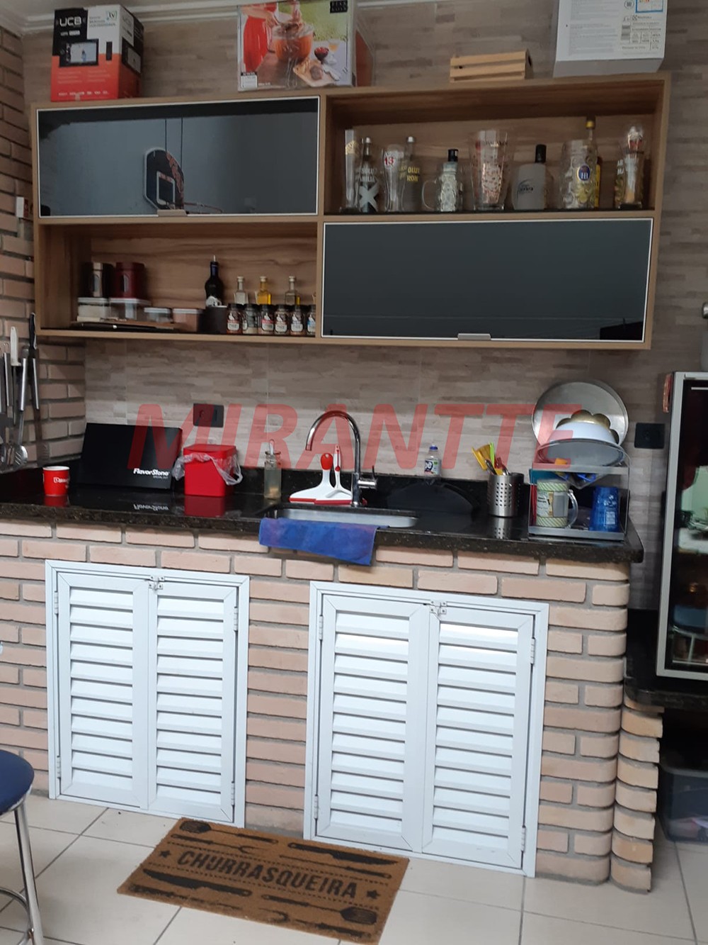 Sobrado de 198m² com 4 quartos em Jaçana