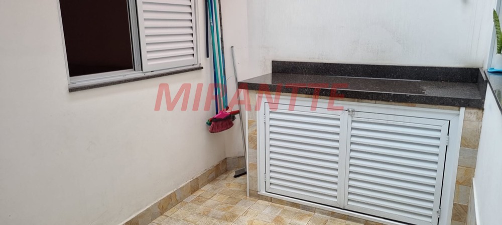 Sobrado de 180m² com 3 quartos em Santana