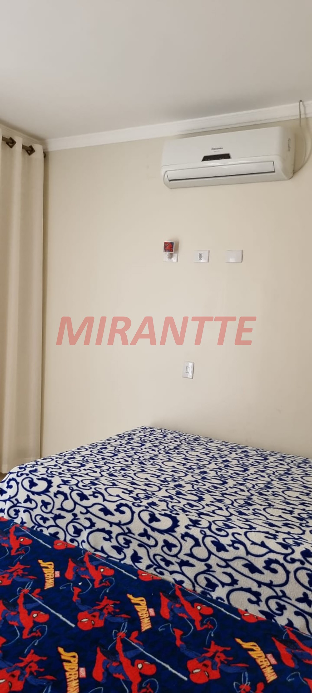 Sobrado de 180m² com 3 quartos em Santana