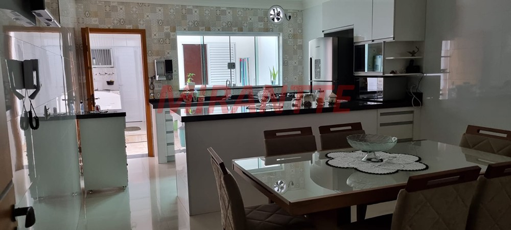 Sobrado de 180m² com 3 quartos em Santana
