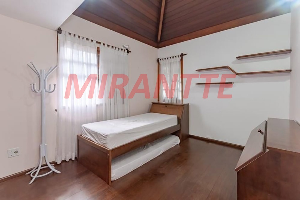 Sobrado de 312m² com 3 quartos em Horto Florestal