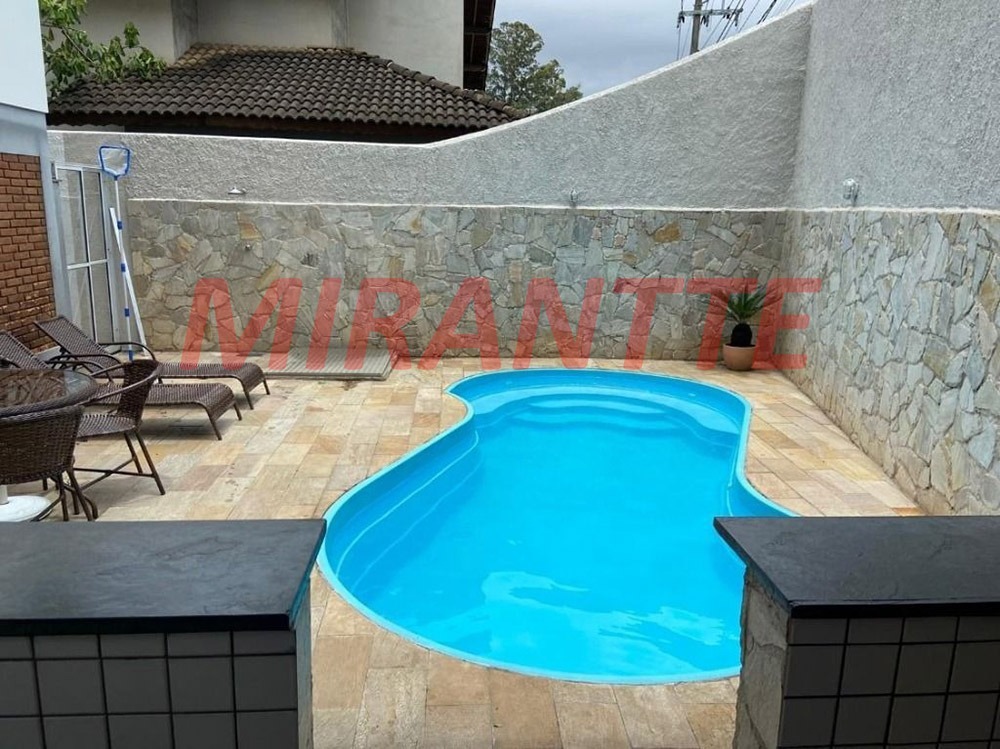 Sobrado de 312m² com 3 quartos em Horto Florestal