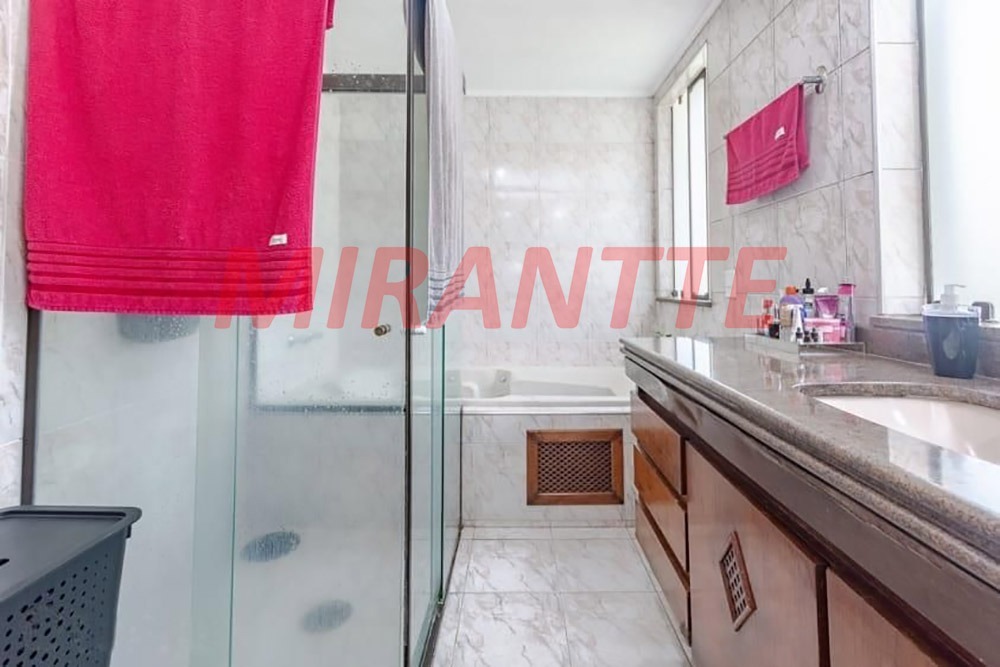 Sobrado de 312m² com 3 quartos em Horto Florestal
