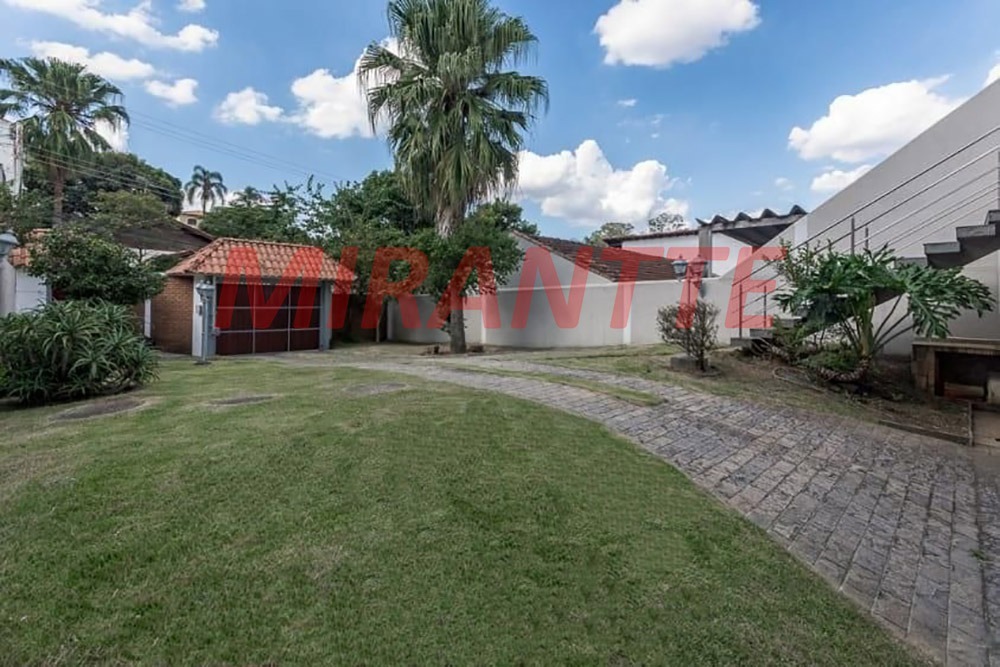 Sobrado de 312m² com 3 quartos em Horto Florestal