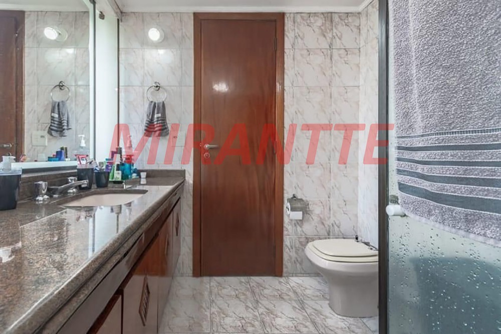 Sobrado de 312m² com 3 quartos em Horto Florestal
