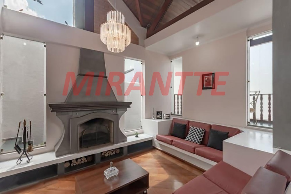 Sobrado de 312m² com 3 quartos em Horto Florestal