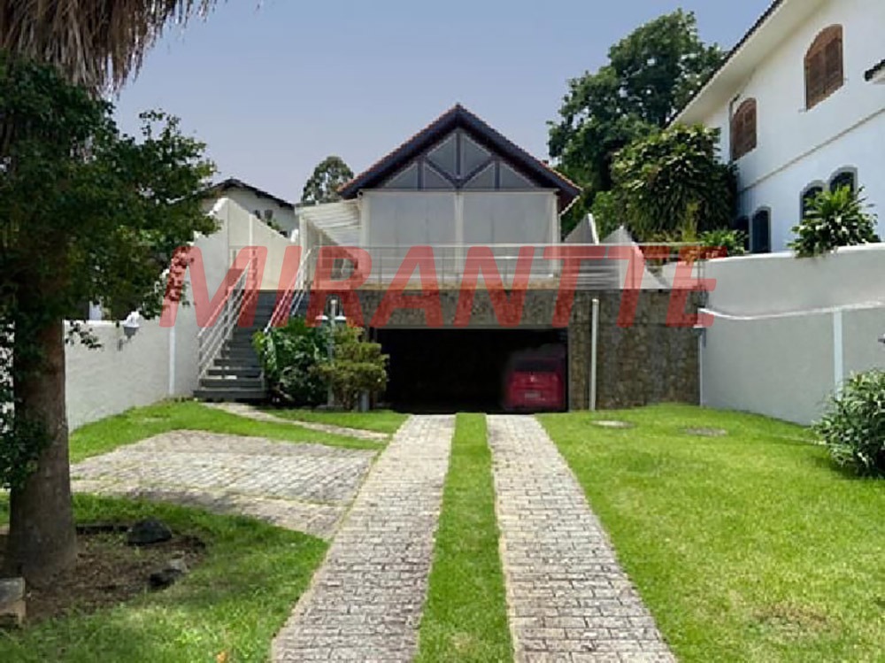 Sobrado de 312m² com 3 quartos em Horto Florestal