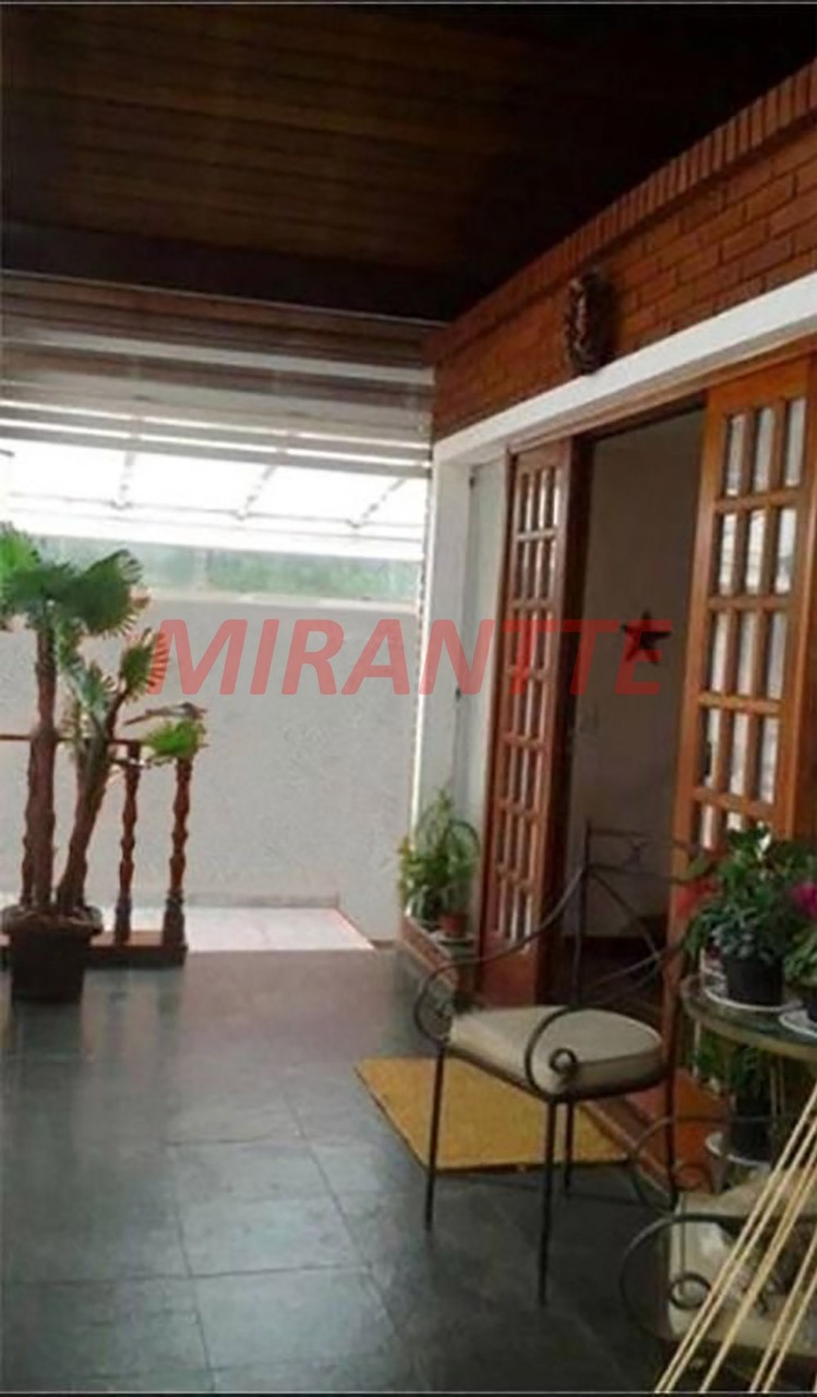 Sobrado de 312m² com 3 quartos em Horto Florestal