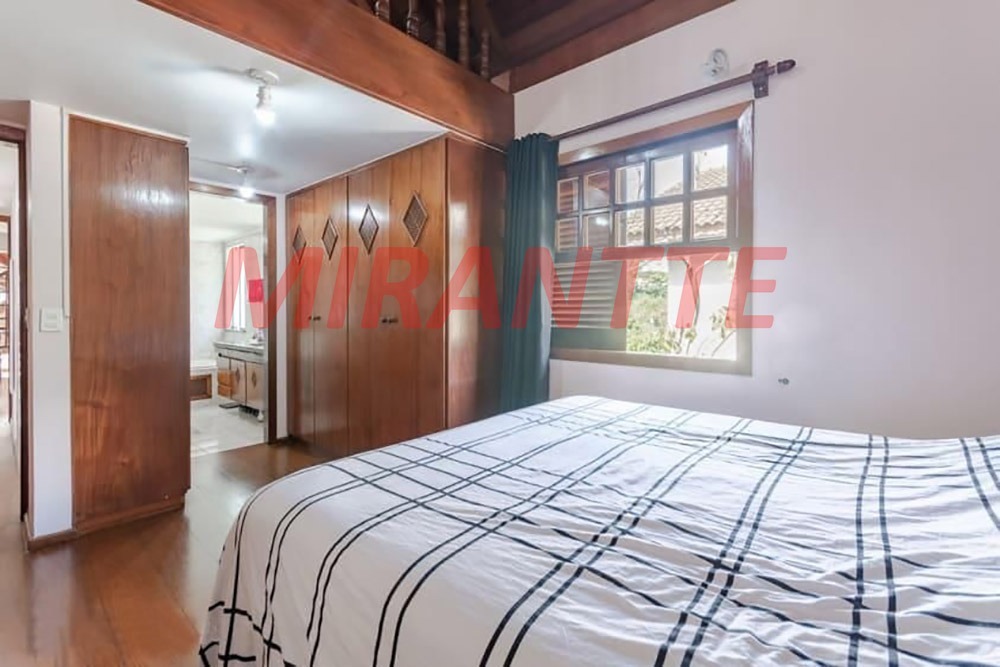 Sobrado de 312m² com 3 quartos em Horto Florestal