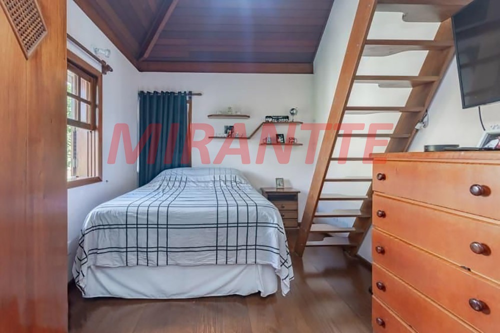 Sobrado de 312m² com 3 quartos em Horto Florestal