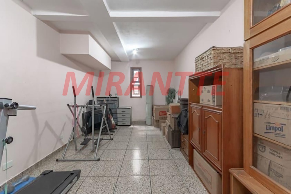 Sobrado de 312m² com 3 quartos em Horto Florestal