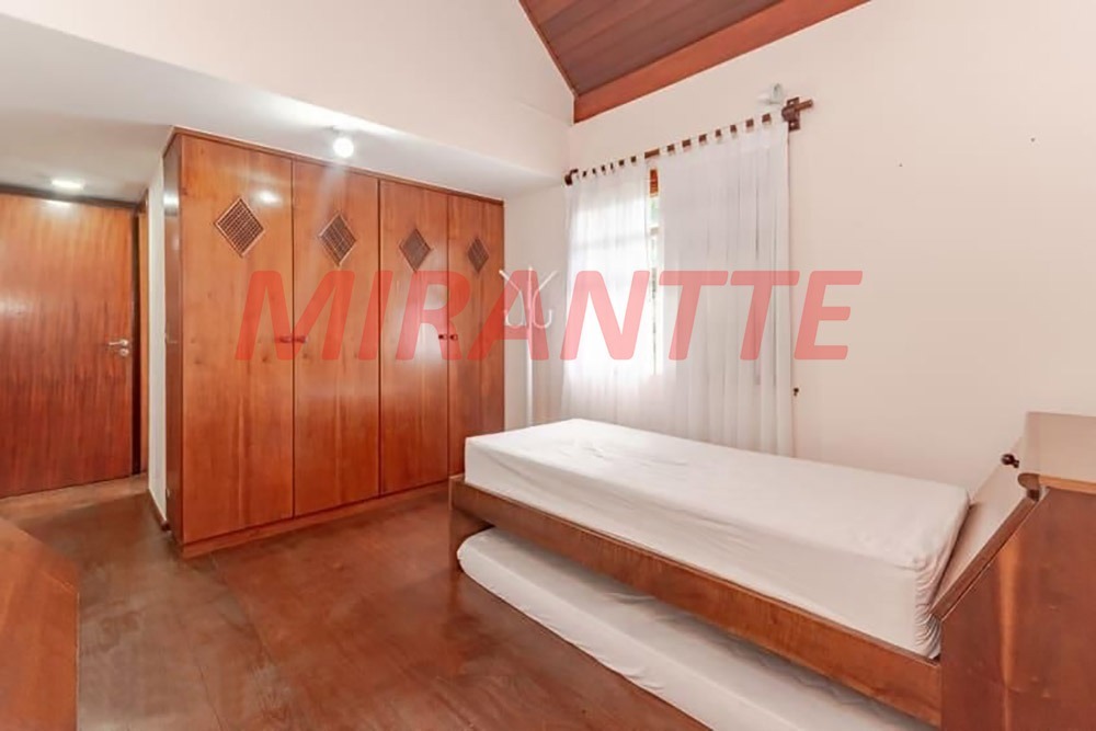 Sobrado de 312m² com 3 quartos em Horto Florestal