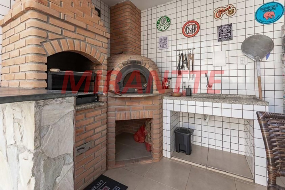 Sobrado de 312m² com 3 quartos em Horto Florestal