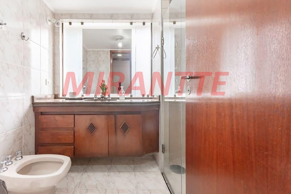 Sobrado de 312m² com 3 quartos em Horto Florestal