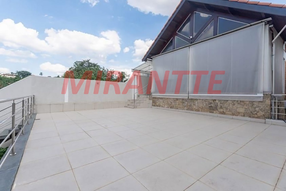 Sobrado de 312m² com 3 quartos em Horto Florestal