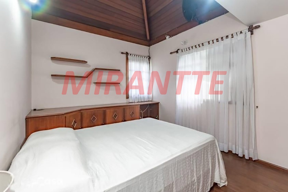Sobrado de 312m² com 3 quartos em Horto Florestal