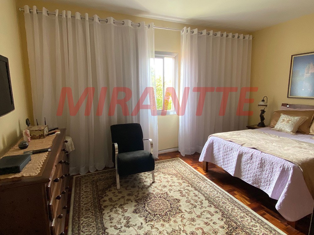 Sobrado de 220m² com 4 quartos em Casa Verde