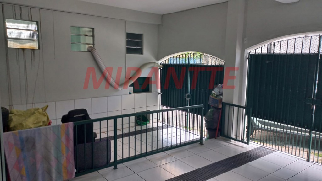 Sobrado de 200m² com 2 quartos em Chora Menino