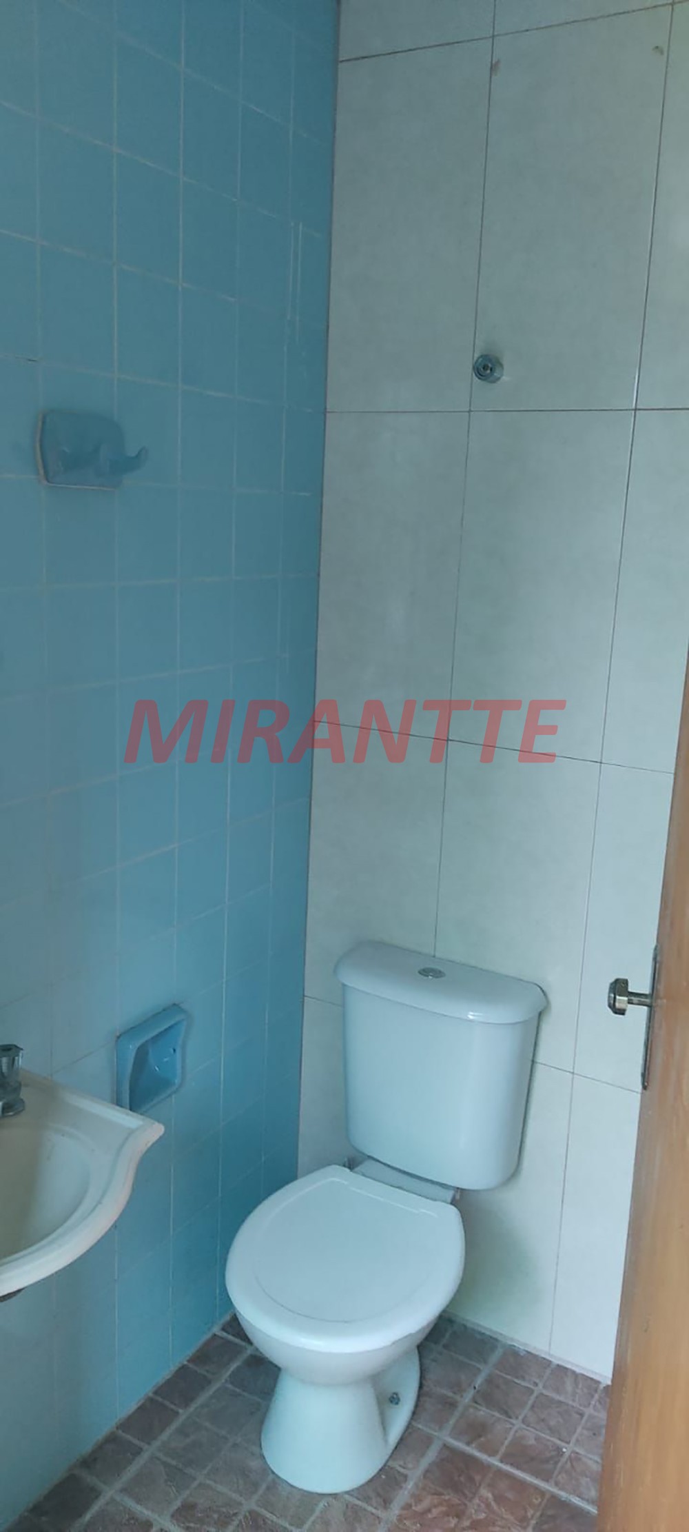 Sobrado com 3 quartos em Barro Branco