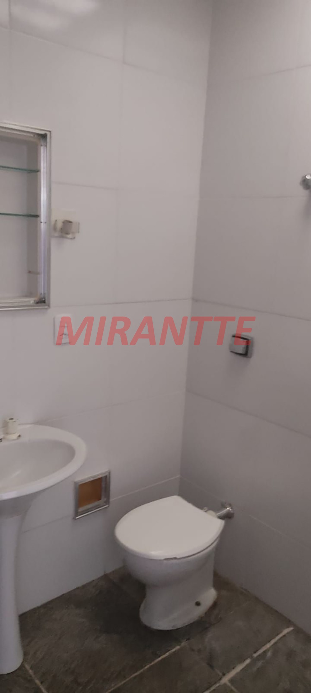Sobrado com 3 quartos em Barro Branco