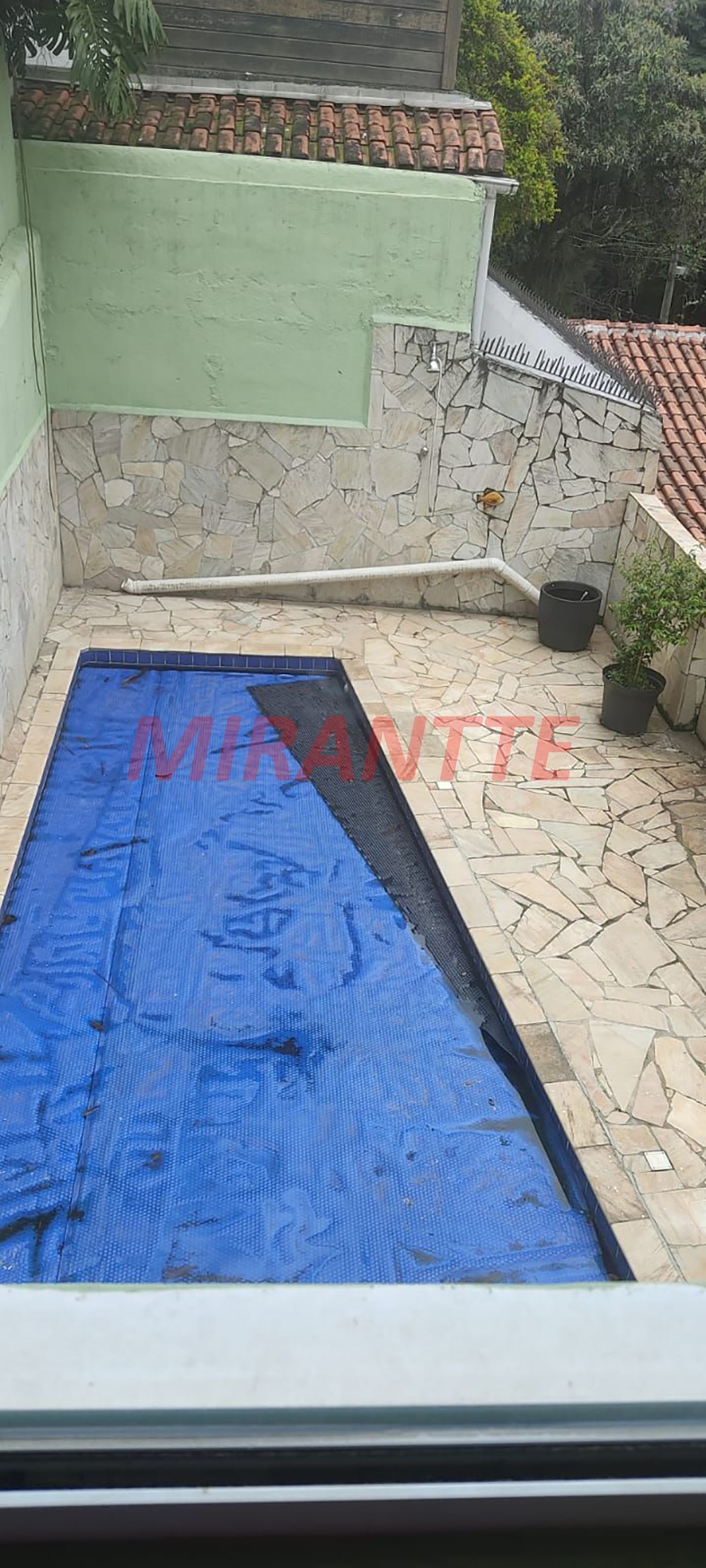 Sobrado com 3 quartos em Barro Branco