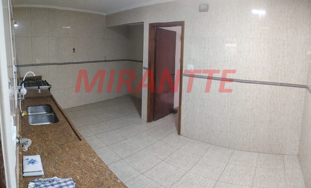 Sobrado com 3 quartos em Barro Branco