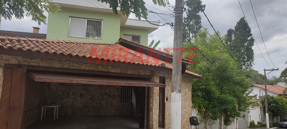 Sobrado com 3 quartos em Barro Branco