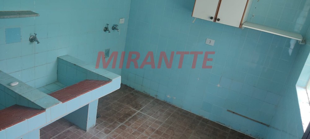 Sobrado com 3 quartos em Barro Branco