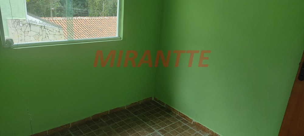 Sobrado com 3 quartos em Barro Branco